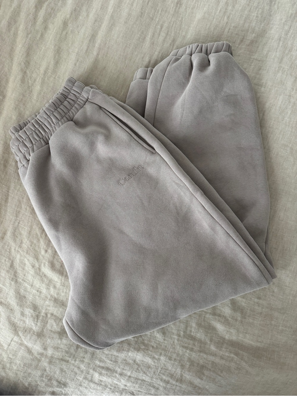 Unisex Comfrt Sweatpants in Beige